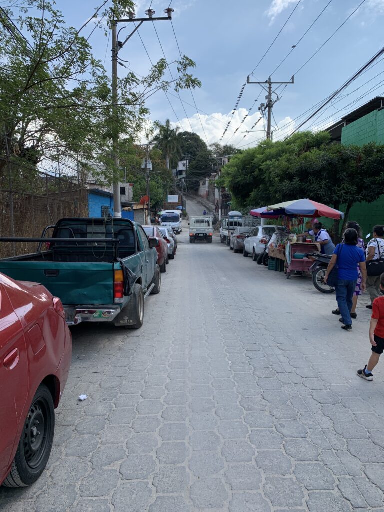 sIde street in San Salvador, driving in El Salvador